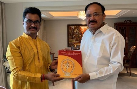 Hasta Mudra Therapy by Dr. Vijayapal Pathloth