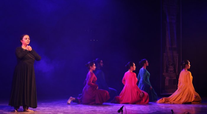 Vaishali Trivedi and group