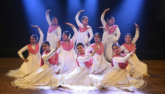 Sanyuj by Maneesha Nrityalaya