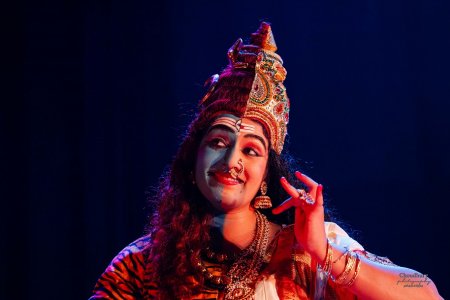 Aagnika - Ardhanarishwara