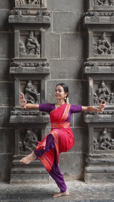 Awassada in Bharatanatyam