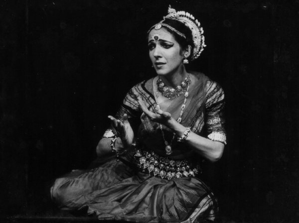 Ileana in Yahi Madhava ashtapadi