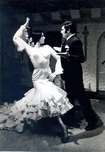 Profile - Gloria Mandelik