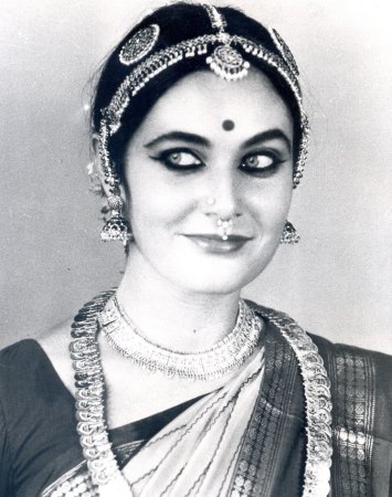 Profile - Gloria Mandelik