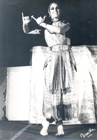 Profile - Gloria Mandelik