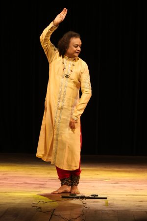 Pt Deepak Maharaj