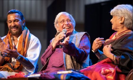 Ashok Vajpeyi speaking at the panel discussion