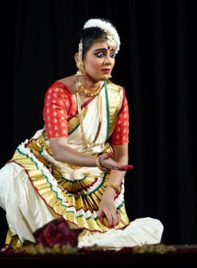 Nivedita Cholayil