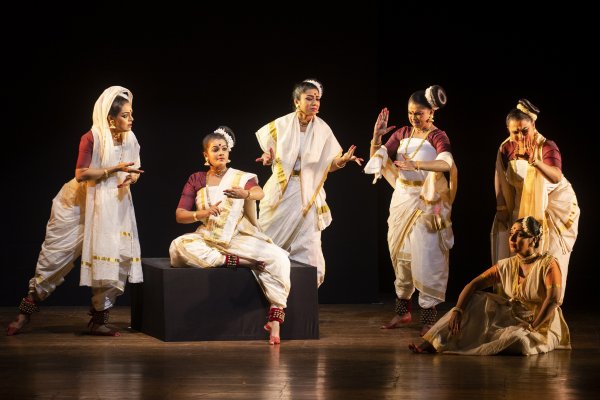 Mohiniattam by Neena Prasad and group