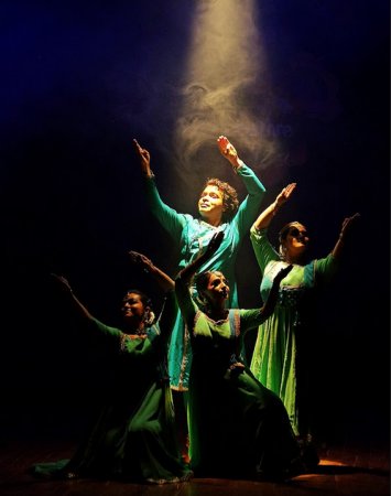 Hari and Chethana with Noopur ensemble