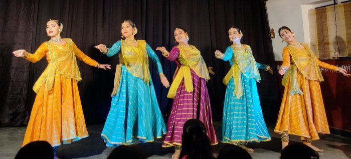 Sampada Pillai & group