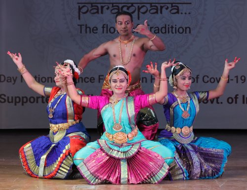 Senior disciples of Dr.Ayswaria Wariar