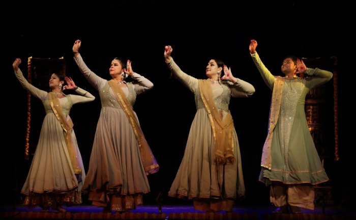 guru Anjana Gupta and shishyas Aditya, Antara and Shruti