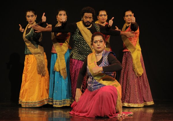 Manisha Jeet and group