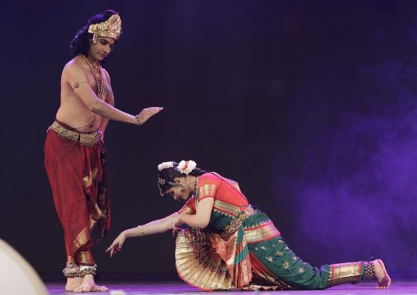 Pavitra Bhat & troupe