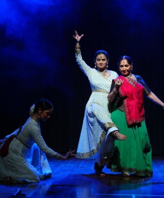 Uma Dogra and disciples