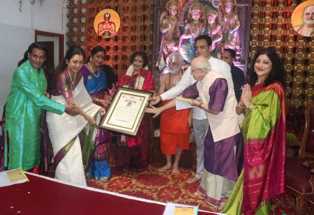 Natyarathnamala bestowed on Vyjayantimala