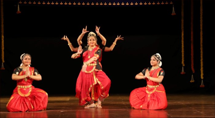 Roja Kannan and group