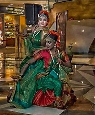 Disciples of Lata Surendra