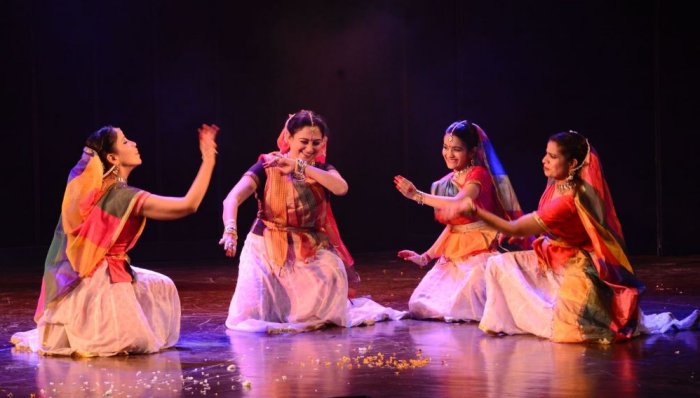 Moumala Nayak & group