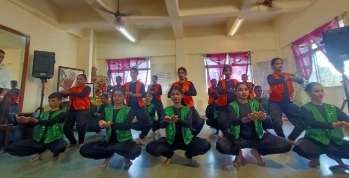 Municipal school children learning Bharatanatyam