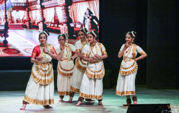 Students of Guru Jayashree Nair