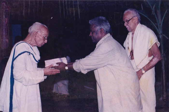 Venu G with Narayana Pisharody and Ammannur Madhava Chakyar