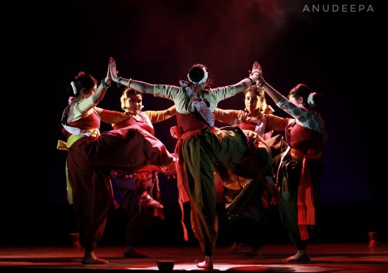 Rabindranritya by Natmandir dancers