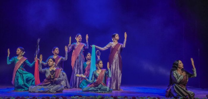 Luna Poddar and ensemble