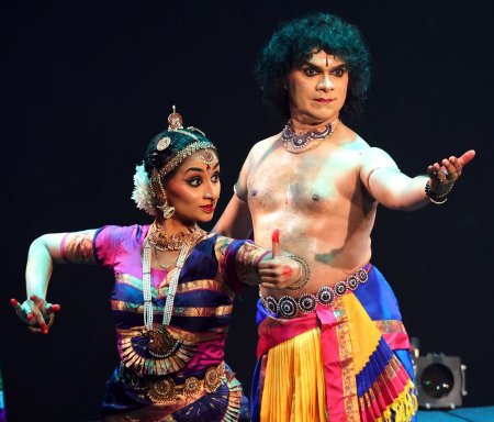 Kurukshetra scene with Krishna & Arjuna