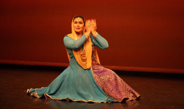 Erasing Borders - Ravija Desai